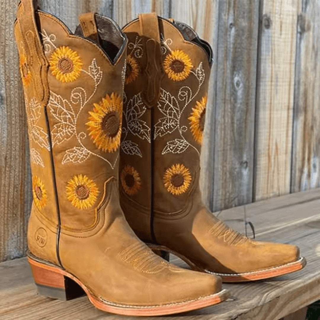 Botas vaqueras mujer Diseño Exclusivo color marrón claro con bordado de girasoles artesanales
