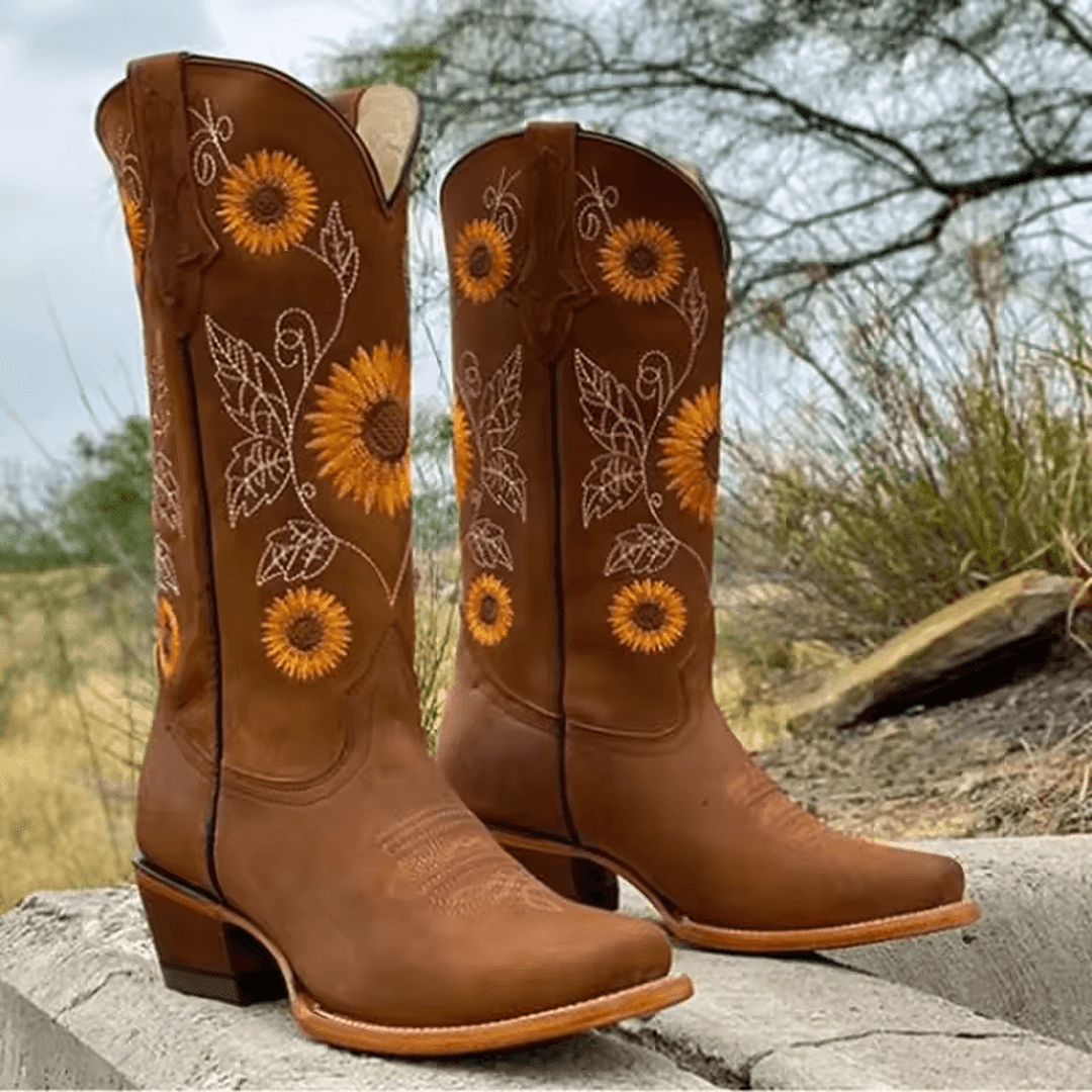 Botas vaqueras mujer Diseño Exclusivo marrones de caña alta con bordado de girasoles y hoja