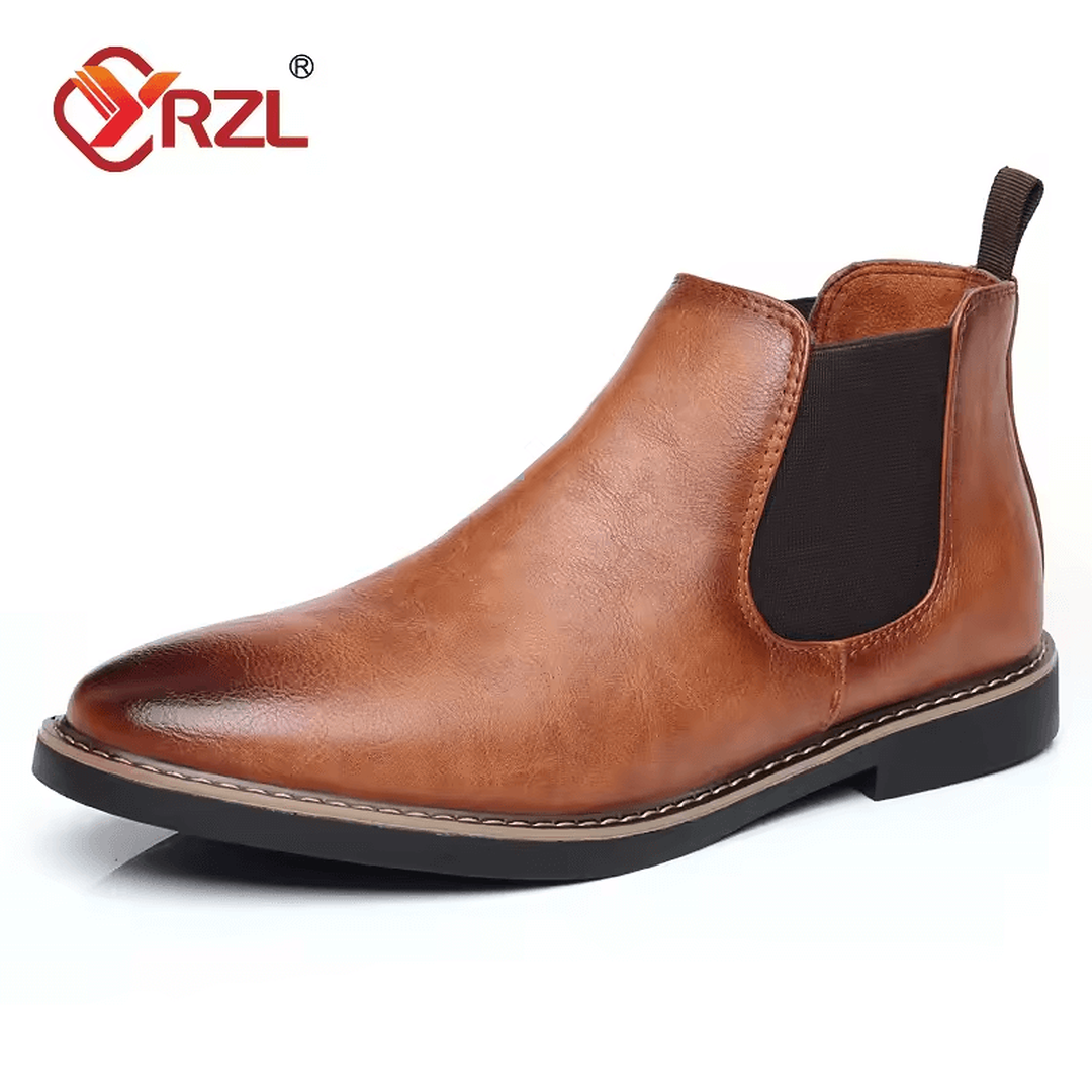 Botines hombre estilo ejecutivo marrones combinados con ropa casual