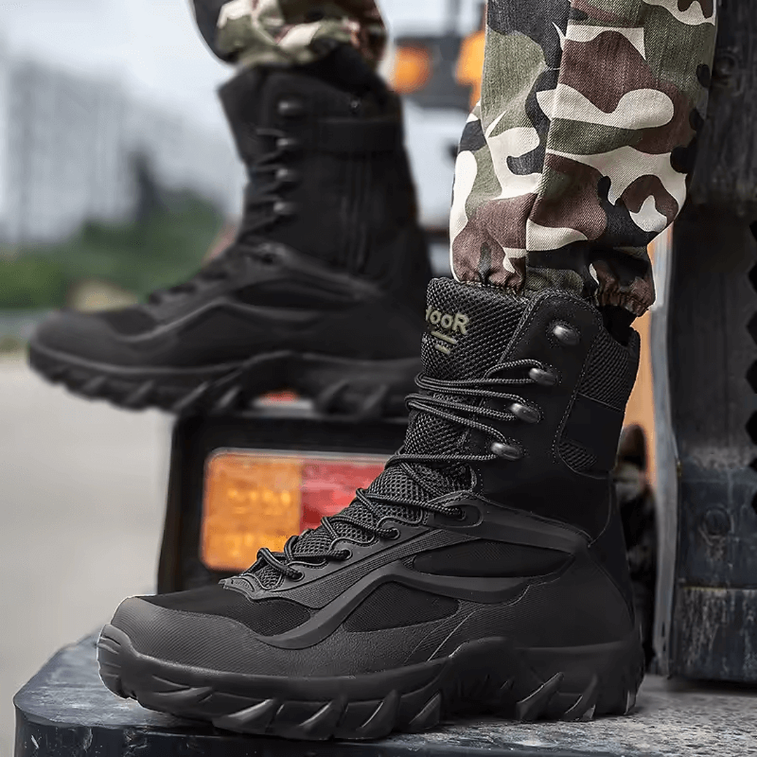 Botines tácticos negros Línea de Combate para hombre combinados con pantalón camuflado